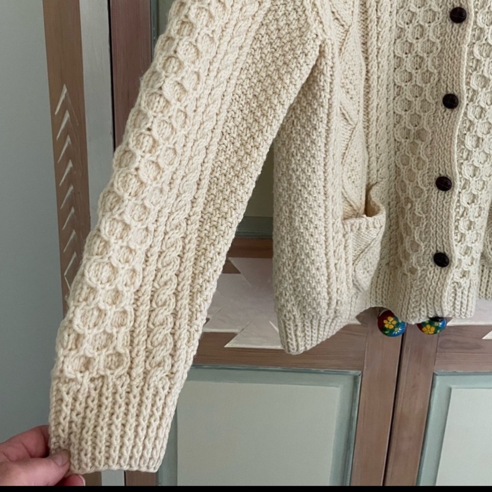 Quill’s Woolen Market | Irish Fisherman Cardigan. Handknit. Fits Large/ XL - Picture 3 of 9
